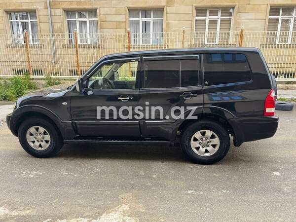 Mitsubishi Pajero - Image 2