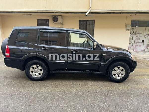 Mitsubishi Pajero - Image 4