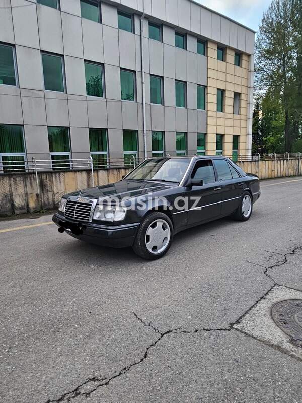 Mercedes 200 E - Image 2