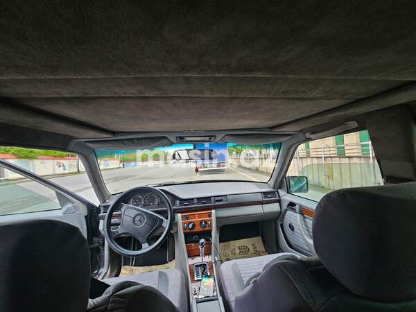Mercedes 200 E - Image 4