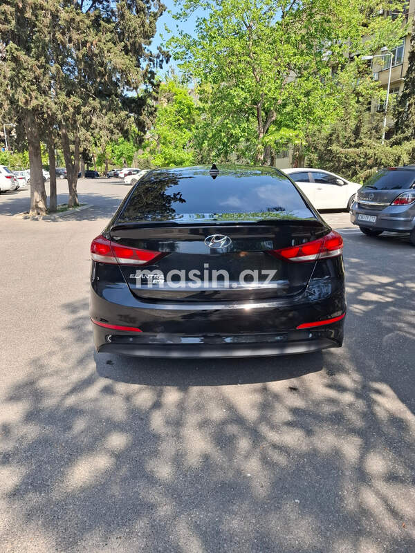 Hyundai Elantra - Image 3