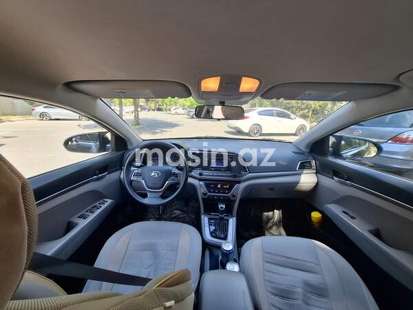 Hyundai Elantra - Image 4