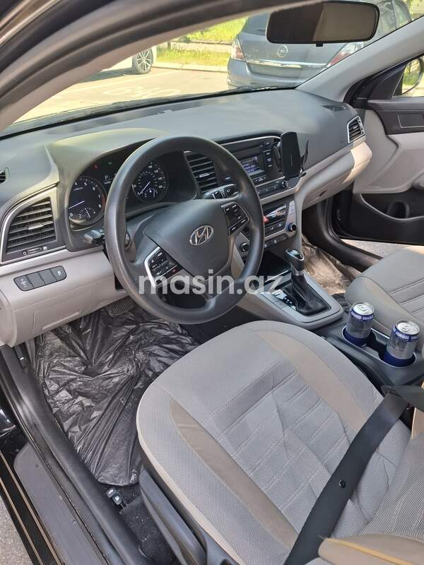 Hyundai Elantra - Image 8