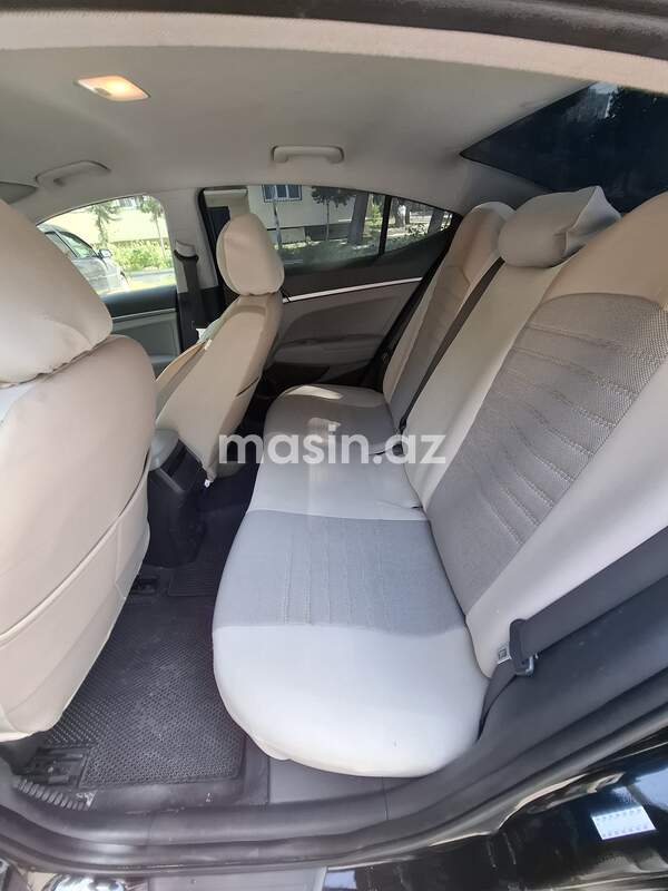 Hyundai Elantra - Image 10