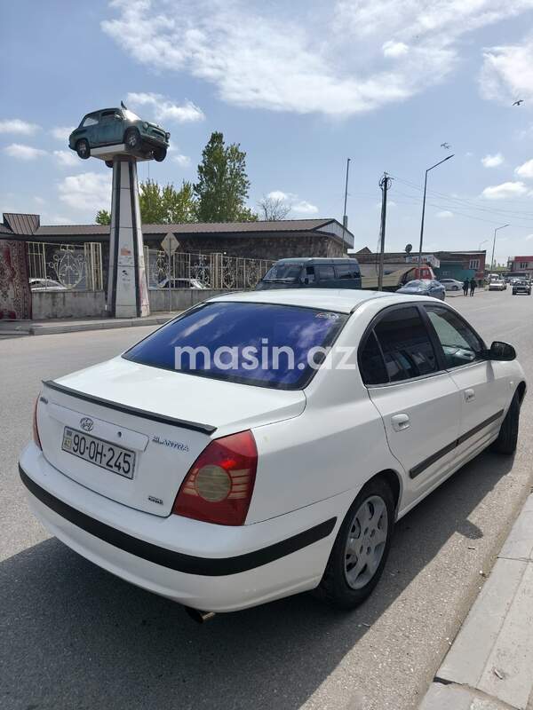 Hyundai Elantra - Image 2