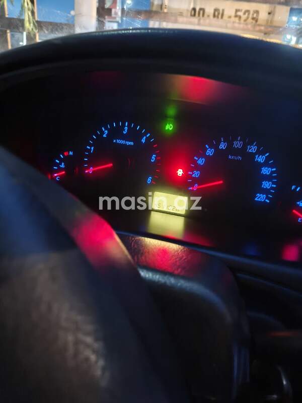 Hyundai Elantra - Image 4