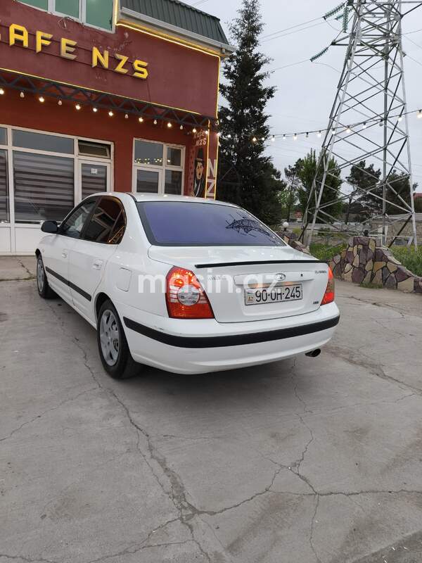 Hyundai Elantra - Image 9