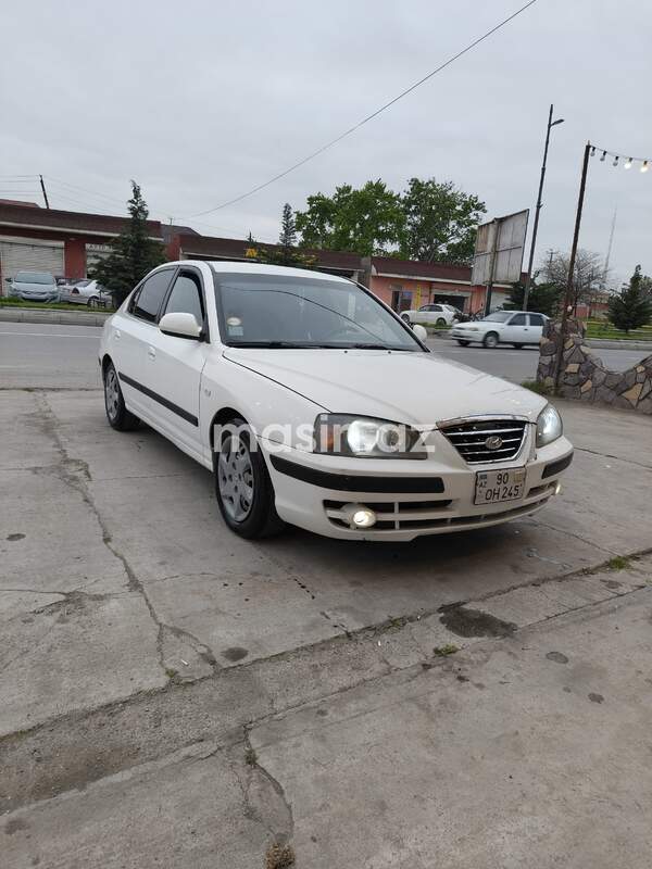Hyundai Elantra - Image 10