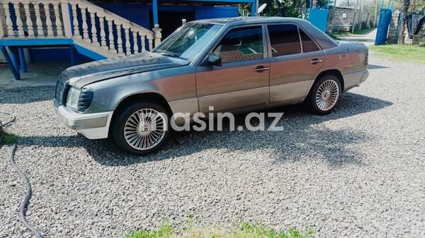 Mercedes 230 E