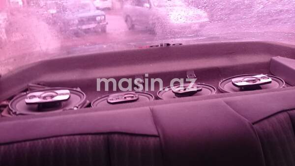 Mercedes 230 E - Image 7