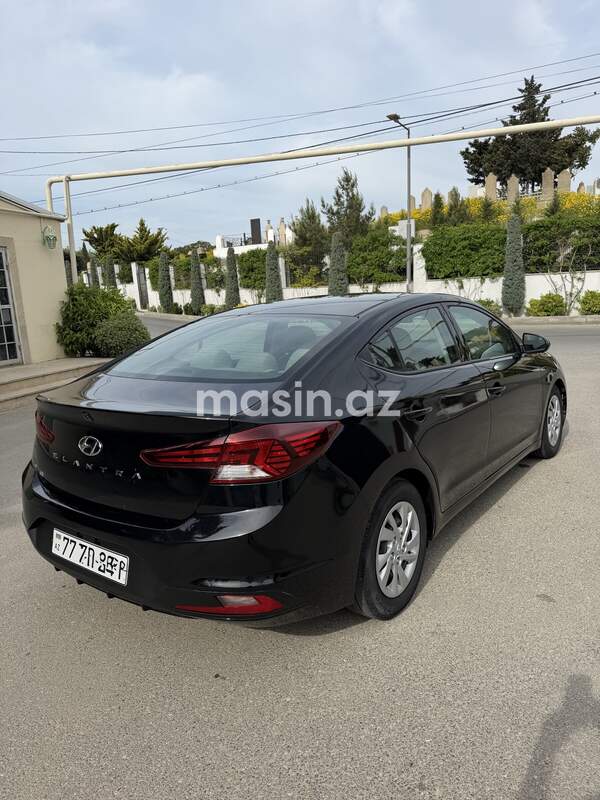 Hyundai Elantra - Image 4