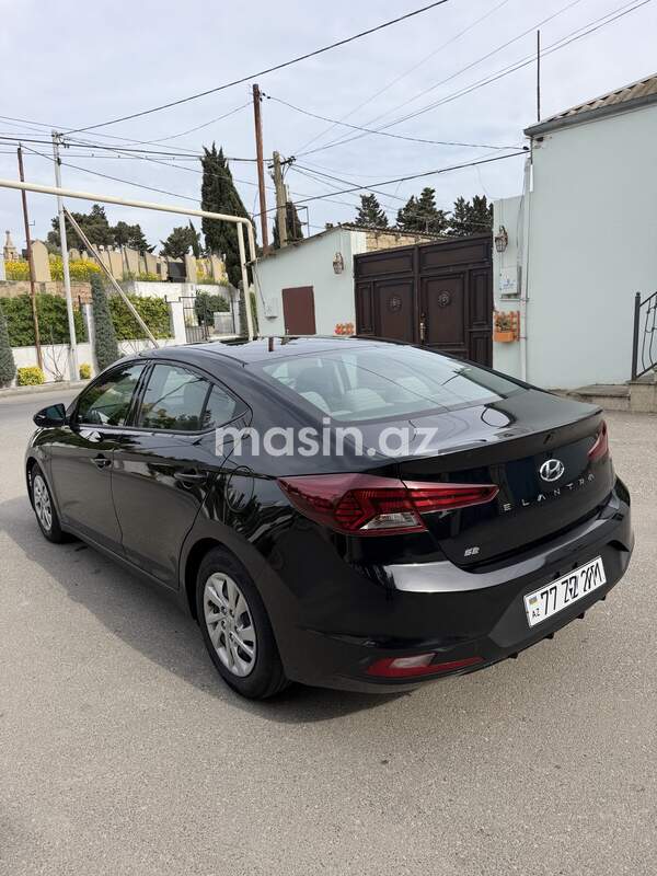 Hyundai Elantra - Image 6