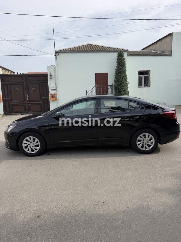 Hyundai Elantra - Image 8