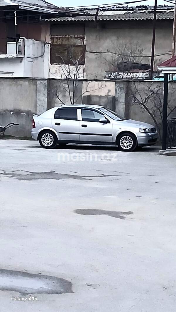 Opel Astra - Image 2