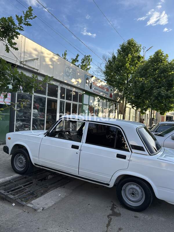 LADA (VAZ) 2107 - Image 3