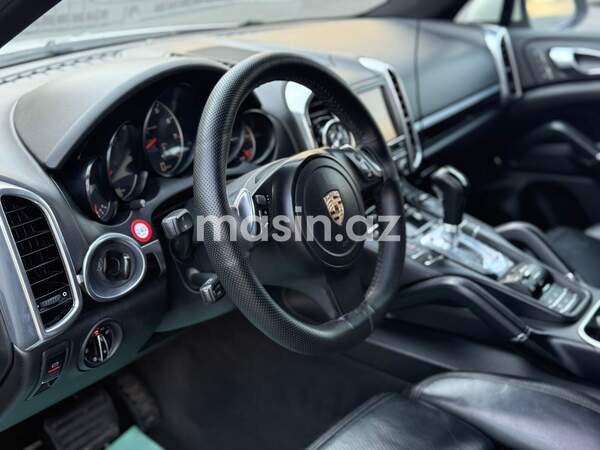 Porsche Cayenne - Image 7