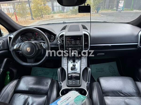 Porsche Cayenne - Image 9