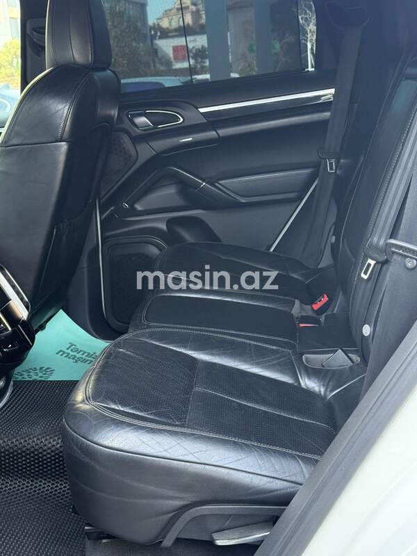 Porsche Cayenne - Image 10
