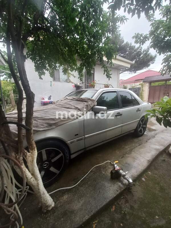 Mercedes C 250 - Image 4