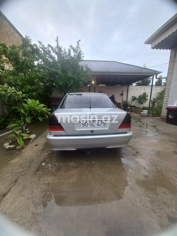 Mercedes C 250 - Image 7