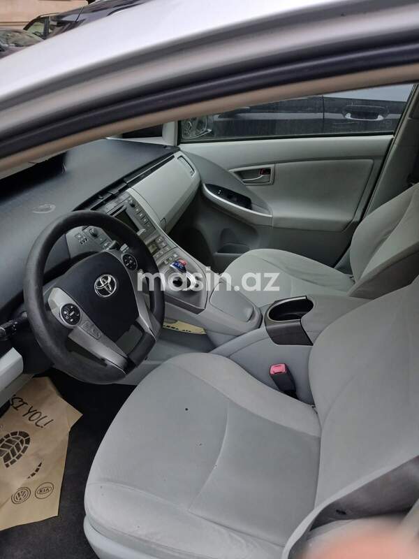 Toyota Prius - Image 5