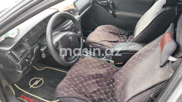 Opel Vectra - Image 4