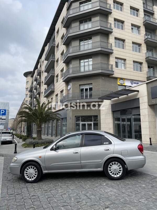 Nissan Sunny - Image 4