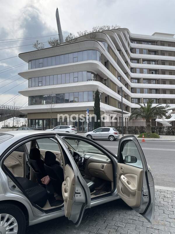 Nissan Sunny - Image 6