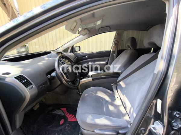 Toyota Prius - Image 9