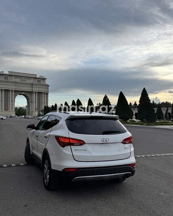Hyundai Santa Fe - Image 2