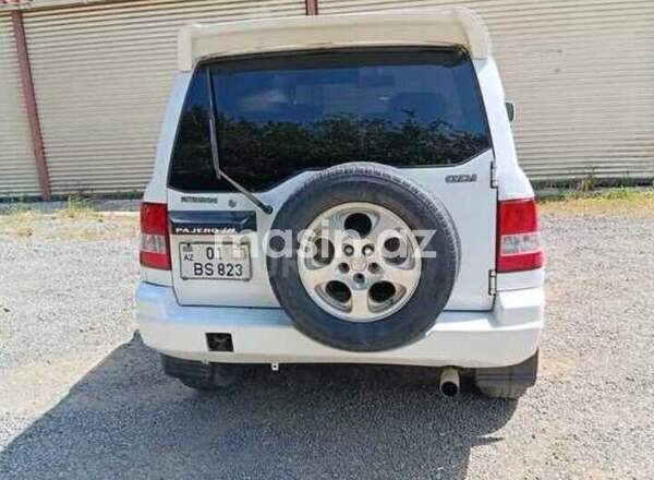 Mitsubishi Pajero io