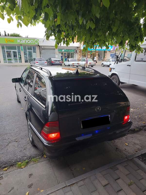 Mercedes C 180