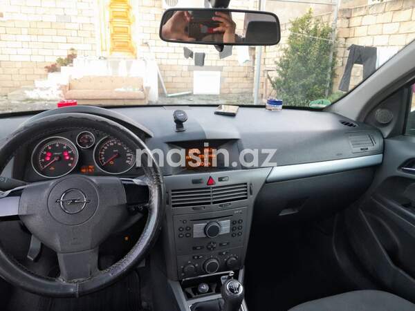 Opel Astra - Image 8