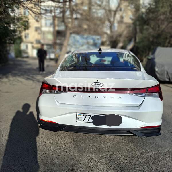 Hyundai Elantra - Image 4