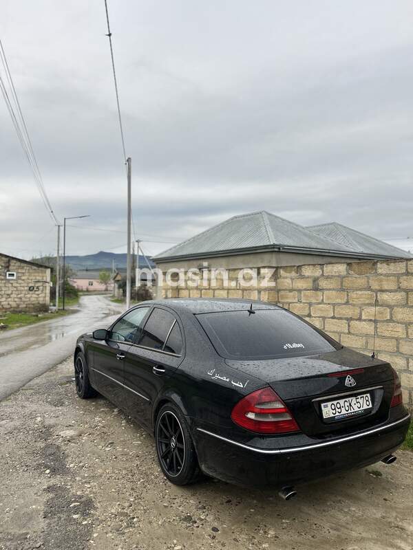 Mercedes E 270 - Image 2