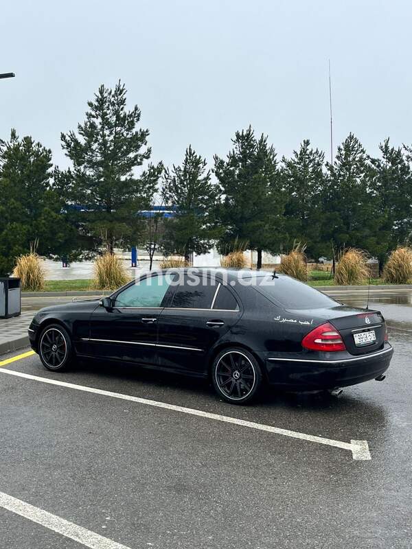 Mercedes E 270 - Image 3