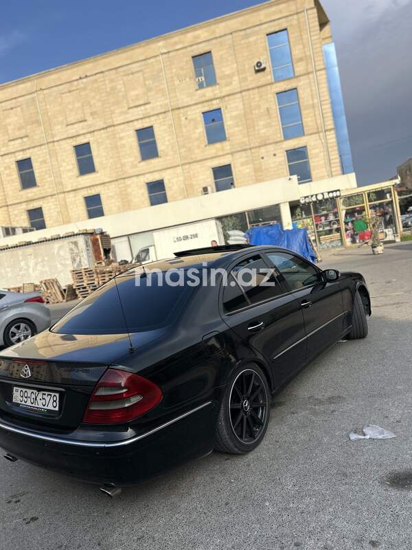 Mercedes E 270 - Image 5