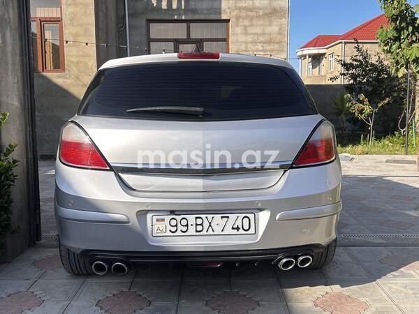 Opel Astra - Image 2