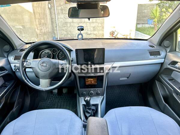 Opel Astra - Image 4