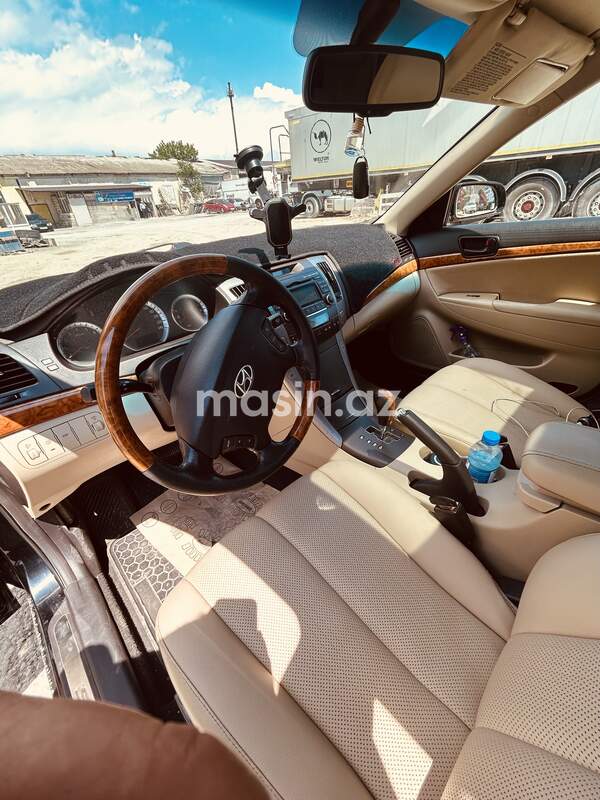 Hyundai Sonata - Image 2