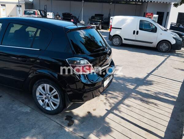 Opel Astra - Image 8