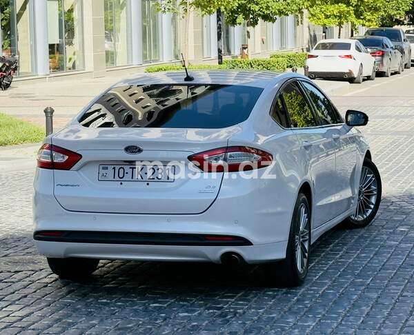 Ford Fusion (North America) - Image 4