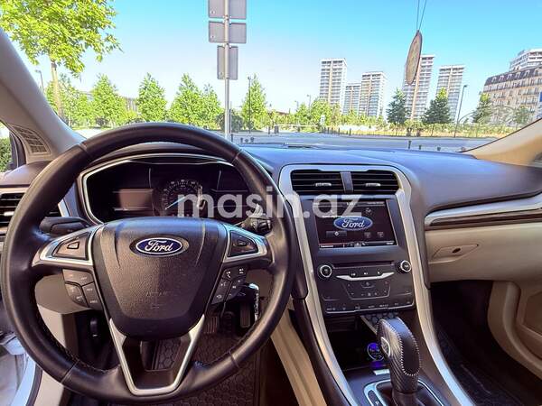 Ford Fusion (North America) - Image 8