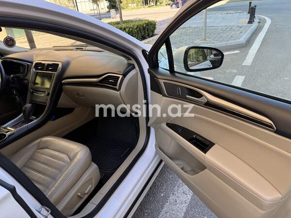 Ford Fusion (North America) - Image 9