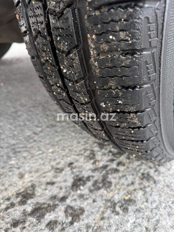 Mercedes 220 E - Image 8