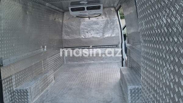 Ford Transit - Image 10