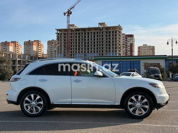 Infiniti FX35 - Image 3