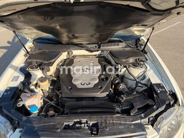 Infiniti FX35 - Image 8