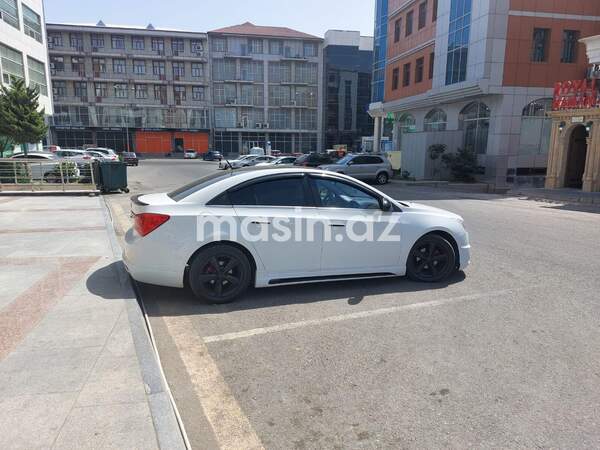 Chevrolet Cruze - Image 2