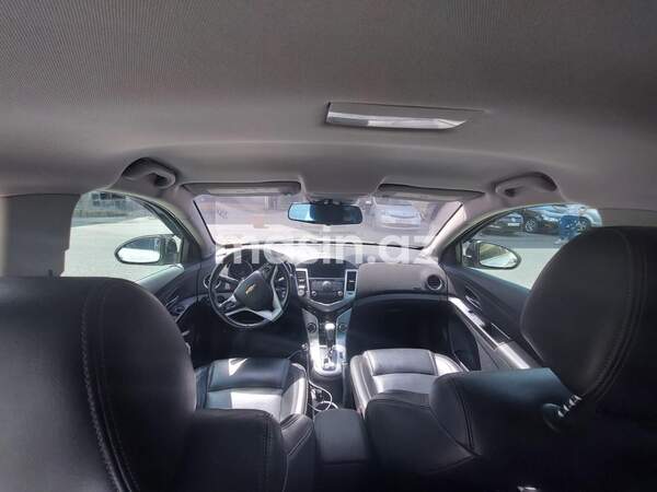 Chevrolet Cruze - Image 7